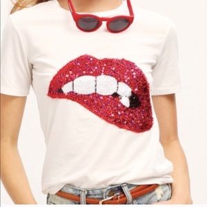 Red sequins lips 👄 on white tee ! Very unique!!